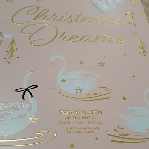 Makeup - Picture 2 of 6